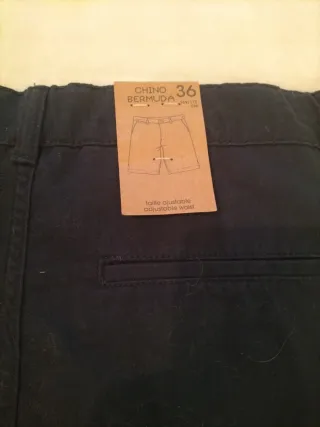 Pantaloncini blu nuovi