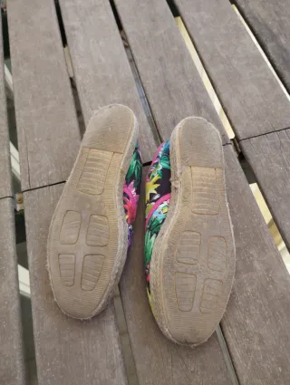 Zapatillas Mustang con estampado floral