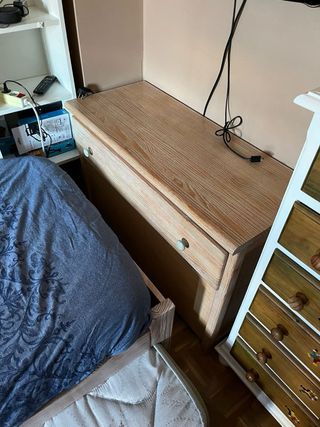 Cama madera 90cm con cómoda y 2 colchones