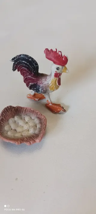 Figura Belén Gallo y Huevos vintage