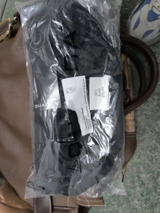 Riñonera QUADRA Negra con Cremalleras