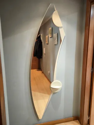 Espejo de pared moderno beige y blanco