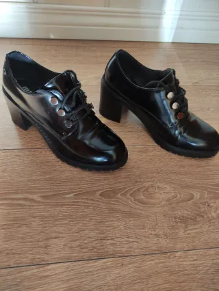 Botines Mustang Tacón Cordones Talla 38