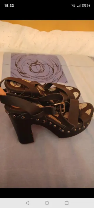 Sandalias de tacón grueso negras