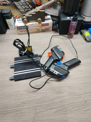 Scalextric Compact 1:43: 2 mandos y centralita