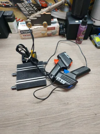 Scalextric Compact 1:43: 2 mandos y centralita