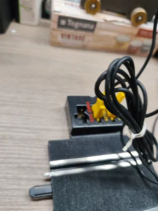 Scalextric Compact 1:43: 2 mandos y centralita