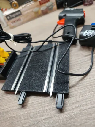 Scalextric Compact 1:43: 2 mandos y centralita