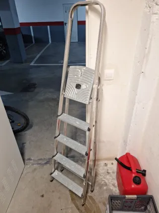 Escalera 5 peldaños aluminio