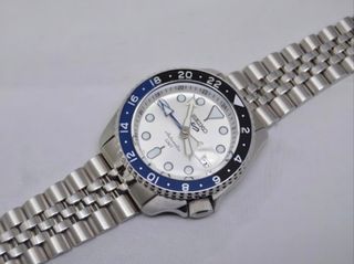 Reloj Seiko GMT Automático Plata Blanco