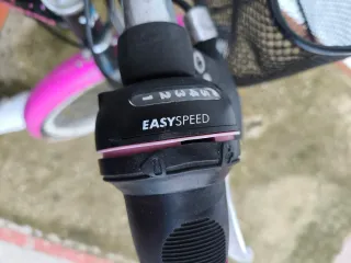 Bicicleta niña B'TWIN rosa y negra