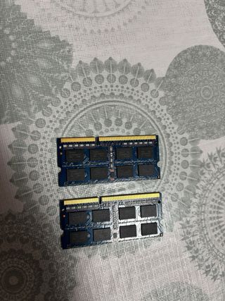2x Hynix 4GB 2Rx8 PC3-12800S RAM