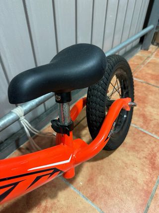 Bicicleta KTM equilibrio infantil naranja