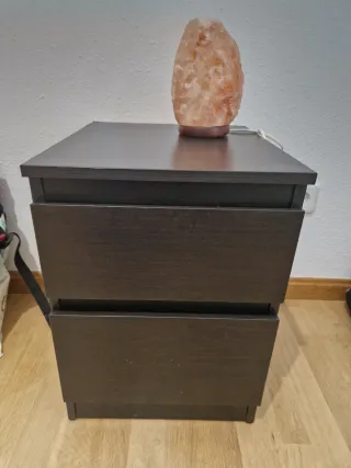 Mesita de noche de madera