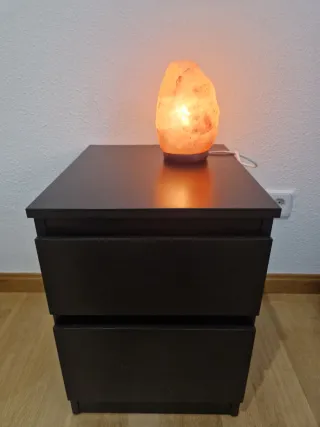 Mesita de noche de madera