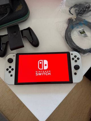 Nintendo Switch OLED Blanca y Negra