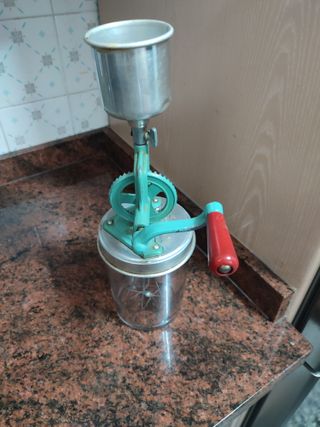 Antigua mantequera siglo XIX sin usar