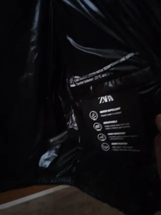 Plumífero viral Zara negro