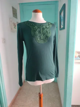 Blusa Precchio verde con bordado