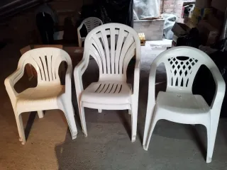 5 Sillas de Plástico Blancas Exterior