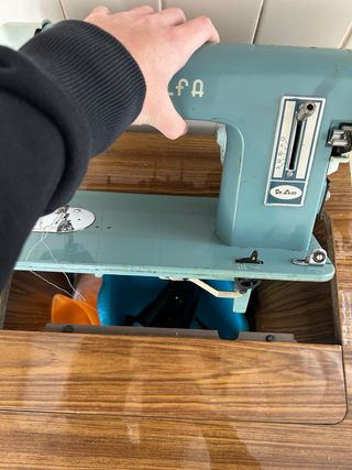 Máquina de coser Alfa