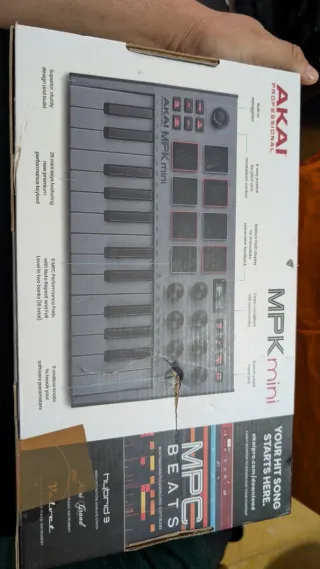 Akai MPK Mini - Controlador MIDI