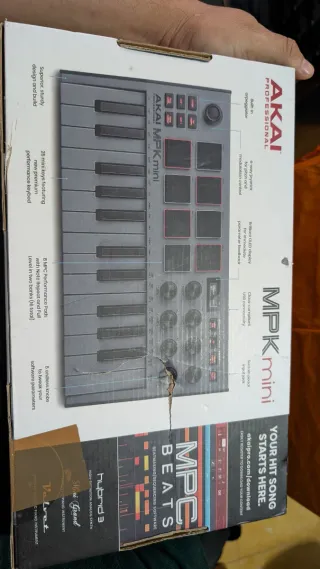 Akai MPK Mini - Controlador MIDI