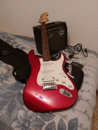 PACK Guitarra Eléctrica Fender Squier