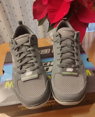 Zapatillas Skechers Memory Foam Gris