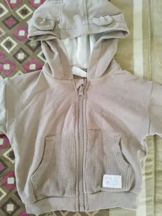 Chaqueta con capucha y orejas