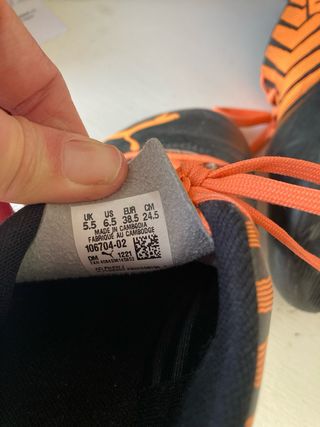 Zapatillas Fútbol Puma Naranja y Negro