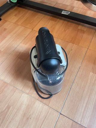 Cafetera Nespresso Negra