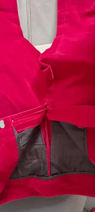 Traje Zara Chaqueta y Pantalón Rojo, micro pana