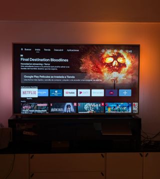 TV 70” 4K HDR Ambilight