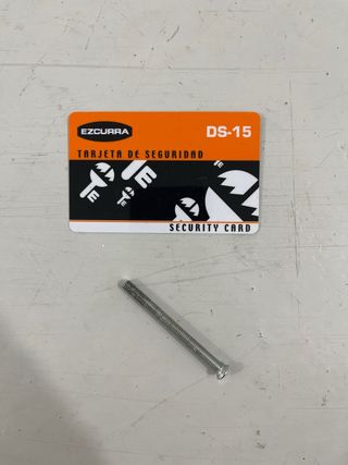 Cerradura Ezcurra DS-15 con llaves y tornillo