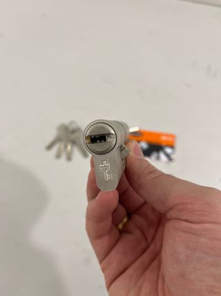 Cerradura Ezcurra DS-15 con llaves y tornillo