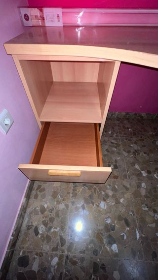 Habitación completa: Cama, escritorio y estantería