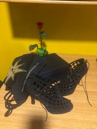 Zapatos de baile latino Feeling Dance Shoes negros