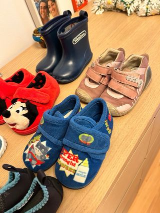Lote de 10 pares de calzado Infantil Talla 22