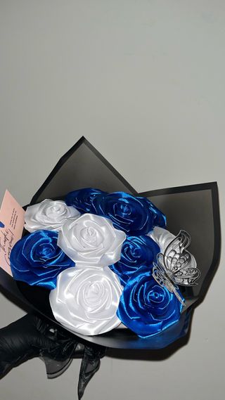 Ramos de flores eternas azul y blanco