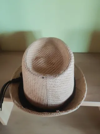 Sombrero de paja trenzado