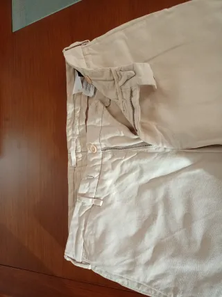 Pantalones algodón 55% y lino 45% de color beige