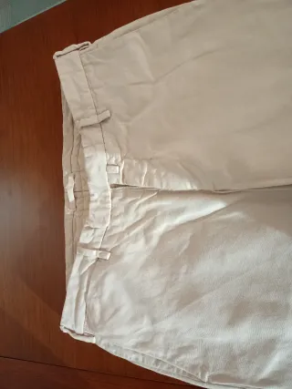 Pantalones algodón 55% y lino 45% de color beige