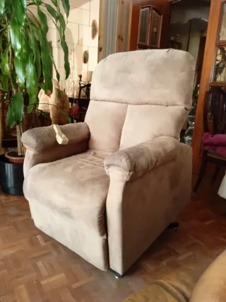 Sillón geriátrico motorizado beige