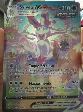 Carta Pokémon Sylveon VMAX 212/203