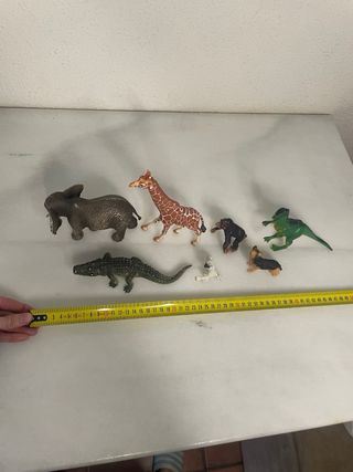 Lote figuras animales y dinosaurio
