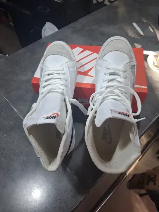 Nike Blazer Mid '77 Blancas Talla 43