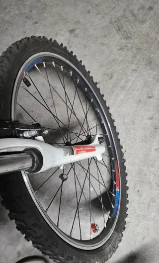 Bicicleta CUBE Blanca