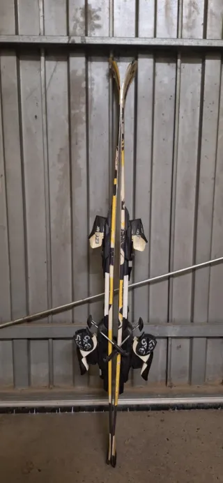 Esquís Atomic Vantage Jr. + Botas Rossignol