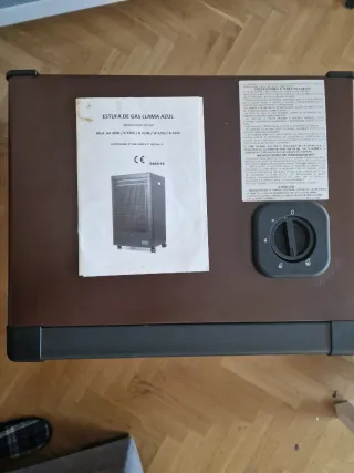 Estufa a gas marrón y negro